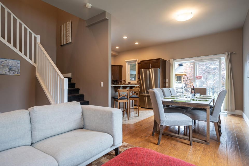 Aspen Lodge by Revelstoke Vacations House in Revelstoke