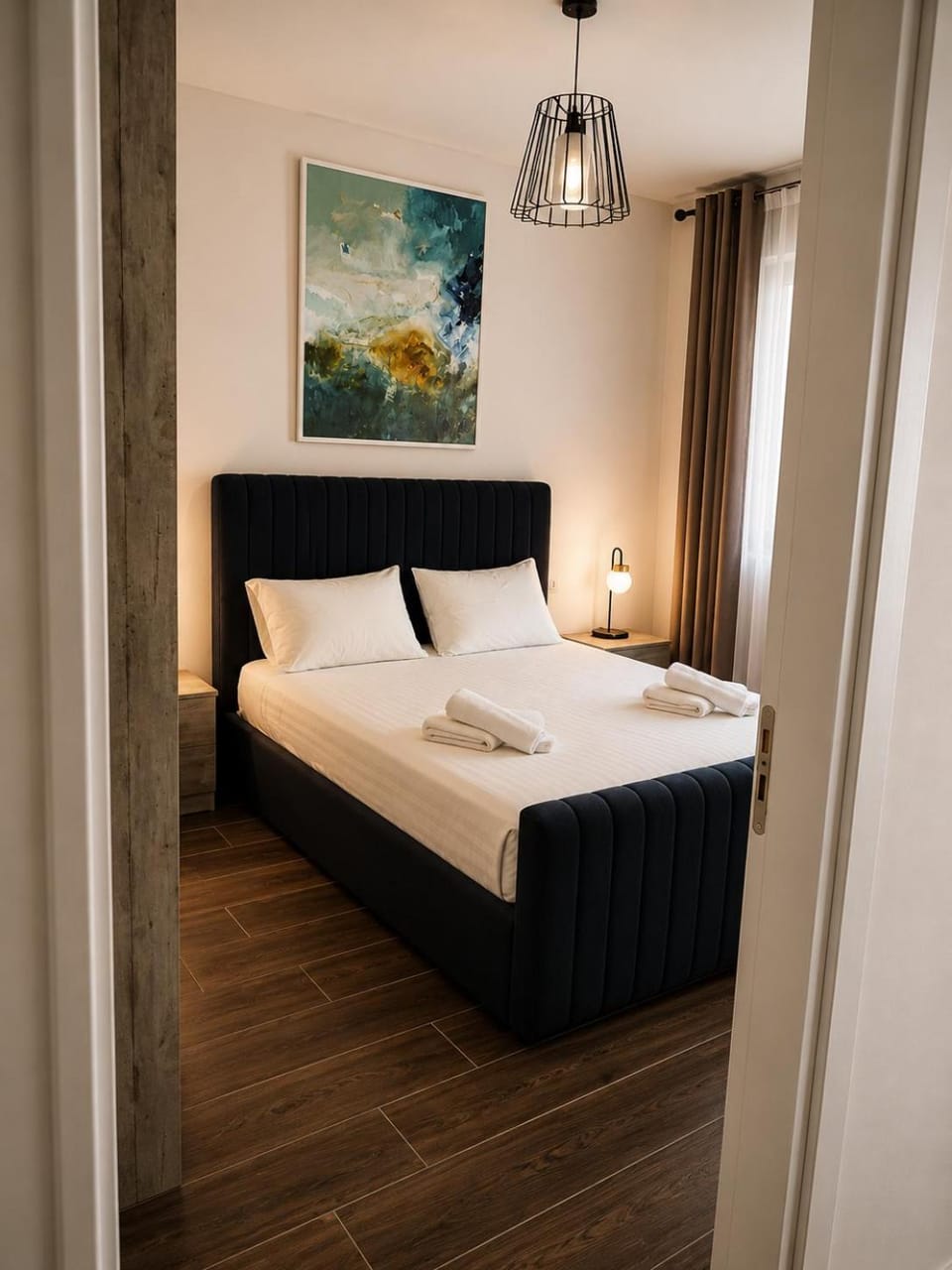 Bed, Photo of the whole room, Bedroom