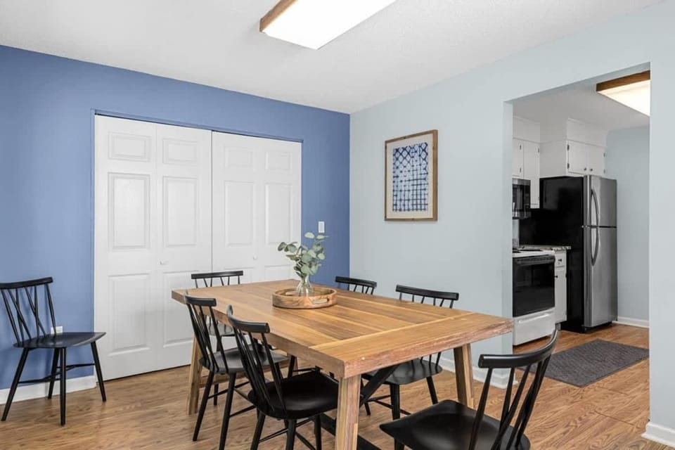 *COMFY N. MYRTLE HOUSE*3 NEW Queens*Steps to the Beach*V384 House in North Myrtle Beach