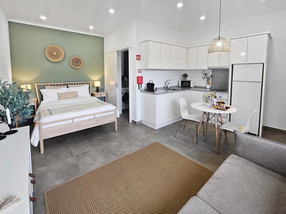 Kitchen or kitchenette, Living room, Photo of the whole room, Seating area, Bedroom