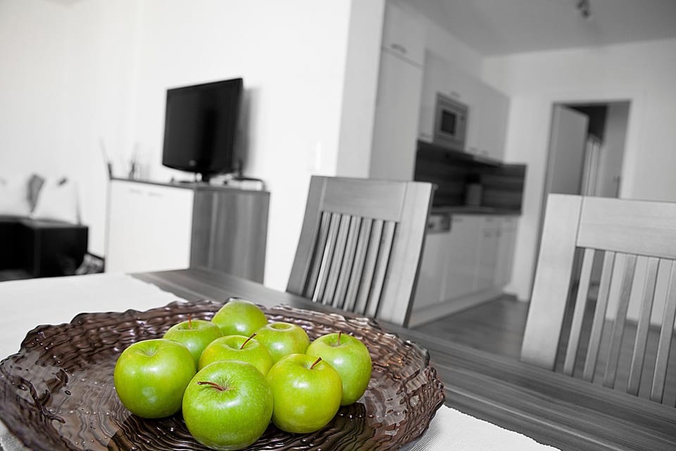 Food and drinks, Seating area