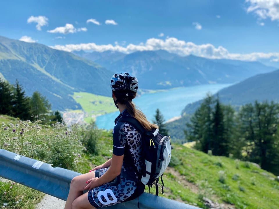 Cycling, Lake view