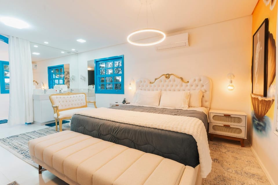 Photo of the whole room, air conditioner