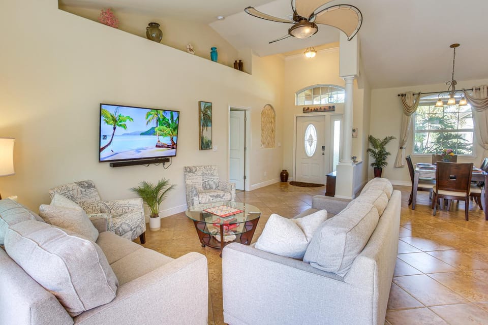 Saltwater Pool & Spa! Tropical Cape Coral Retreat House in Cape Coral