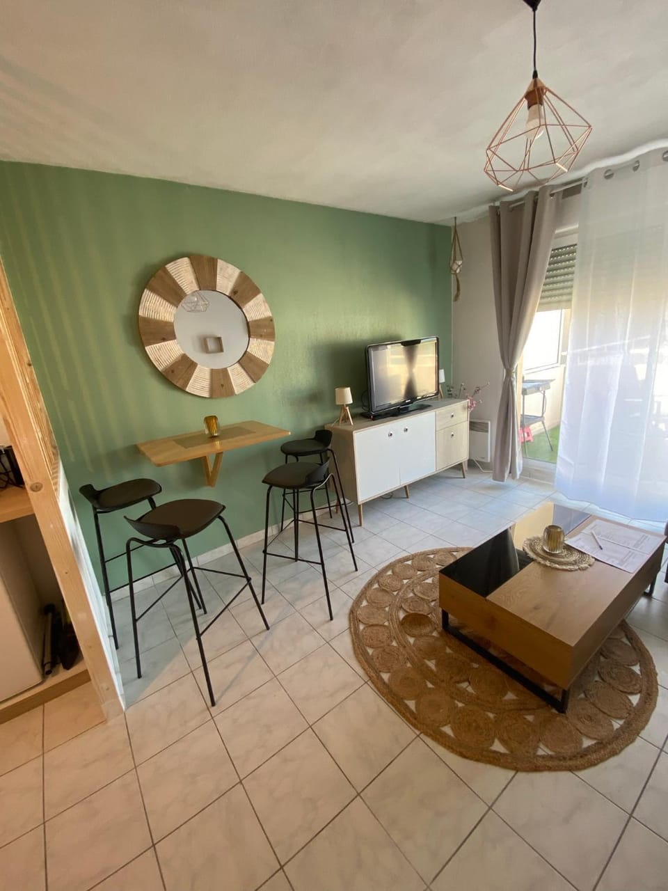 TV and multimedia, Living room, Dining area
