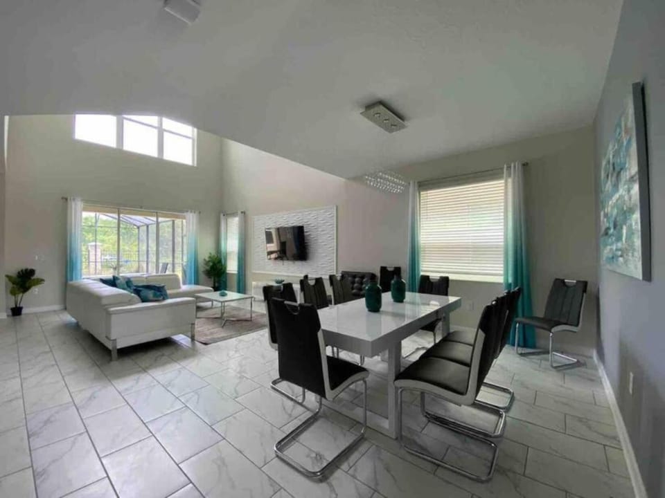 Living room, Dining area