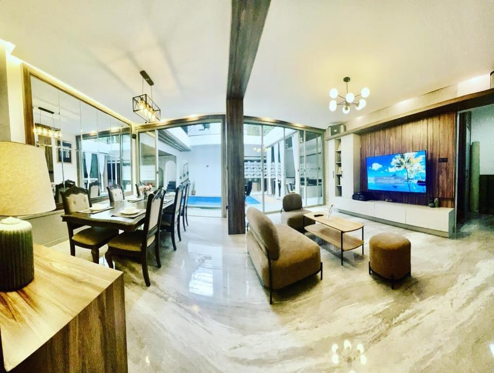 Radja House Cipaku Indah Villa in Parongpong