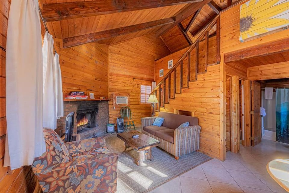 Forest Cabin 2 Birds Nest Cabin in Gila County