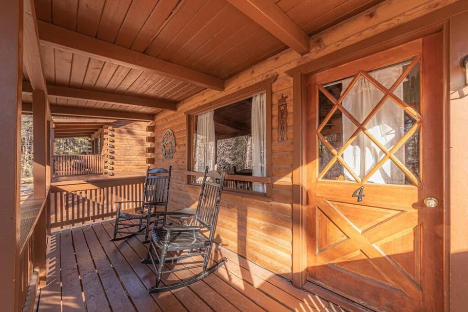 Forest Cabin 4 Cowboys Dream Cabin in Gila County