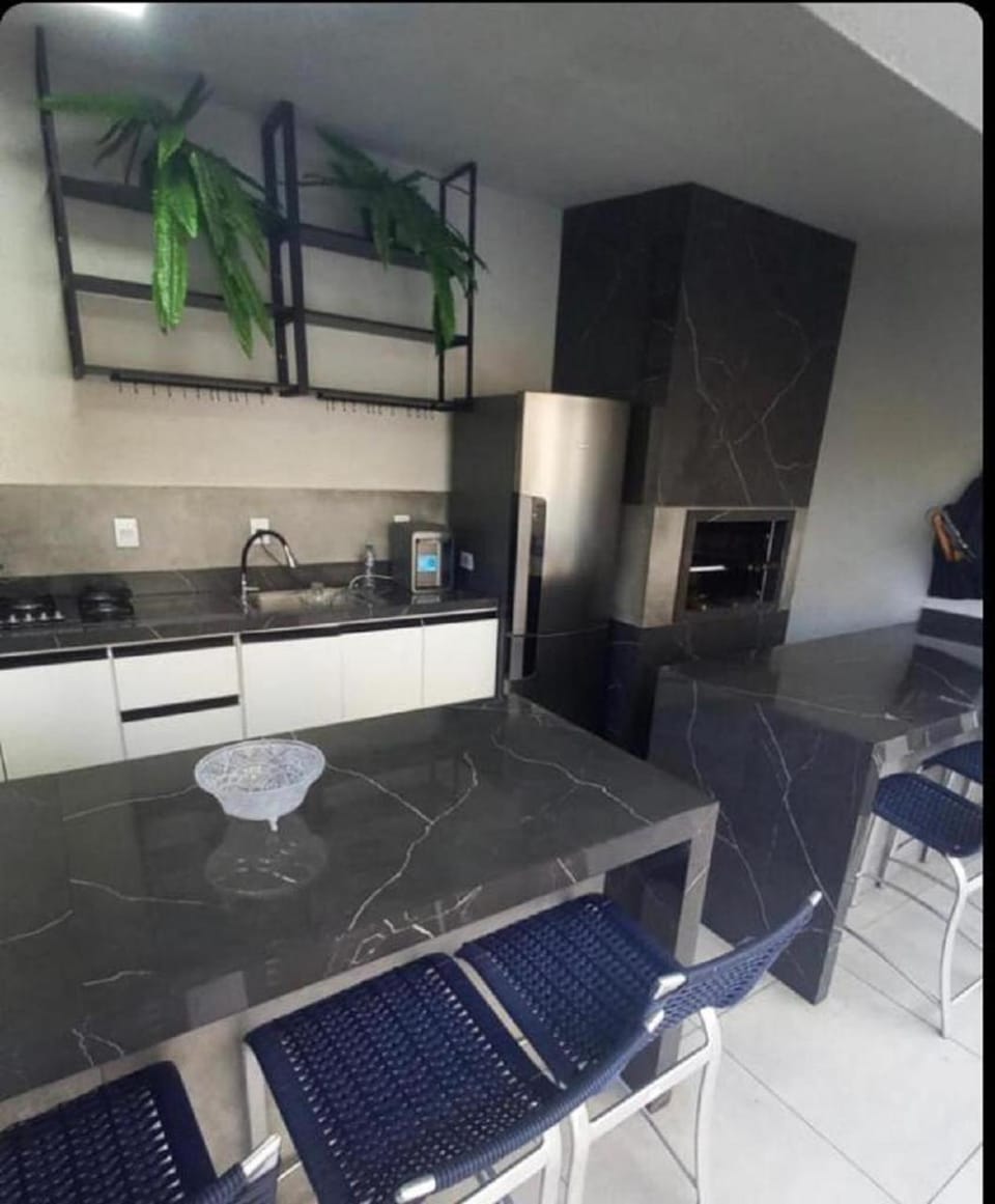 Duplex com laser privativo - piscina, sala de jogos, área de churrasqueira Apartment in Camboriú