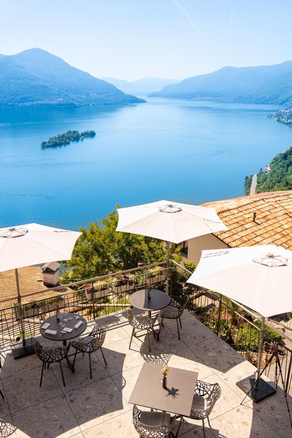 Restaurant/places to eat, Natural landscape, View (from property/room), Dining area