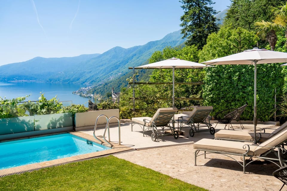 Natural landscape, Swimming pool, sunbed