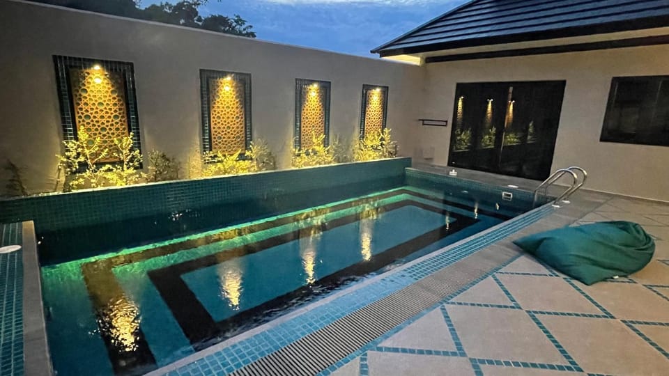 Swimming pool, Swimming pool