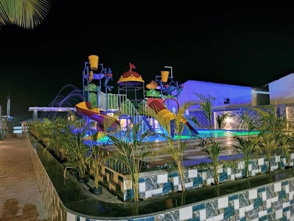 Aqua park, Swimming pool