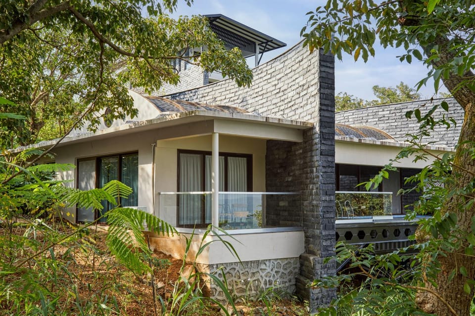 Property building, Facade/entrance, Day, Garden, View (from property/room), View (from property/room)