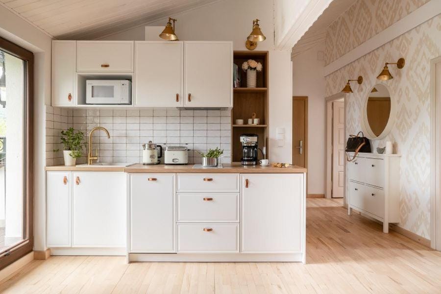Kitchen or kitchenette