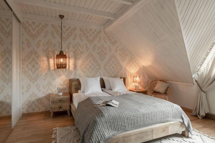 Bed, Photo of the whole room, Bedroom