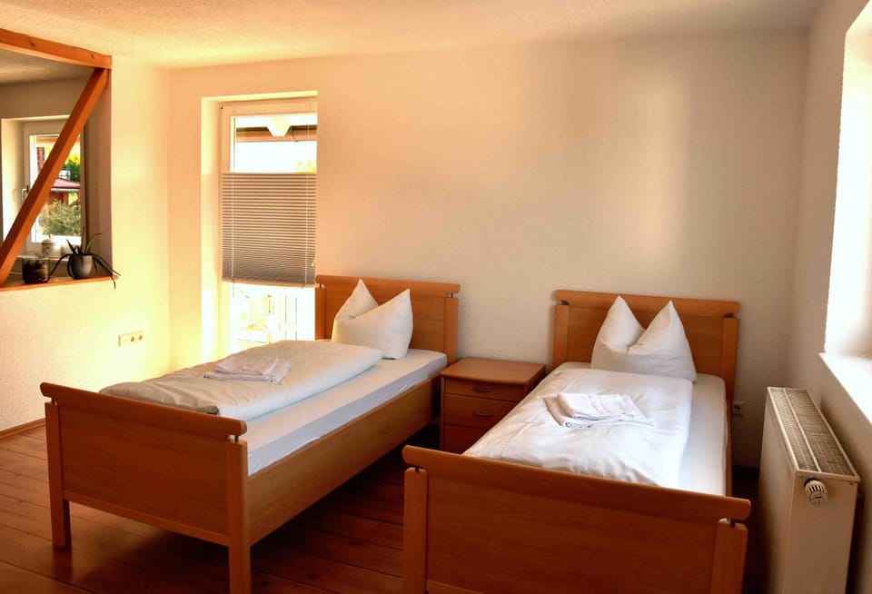 TV and multimedia, Living room, Photo of the whole room, Bedroom, Food, Family, internet, locker, kitchen