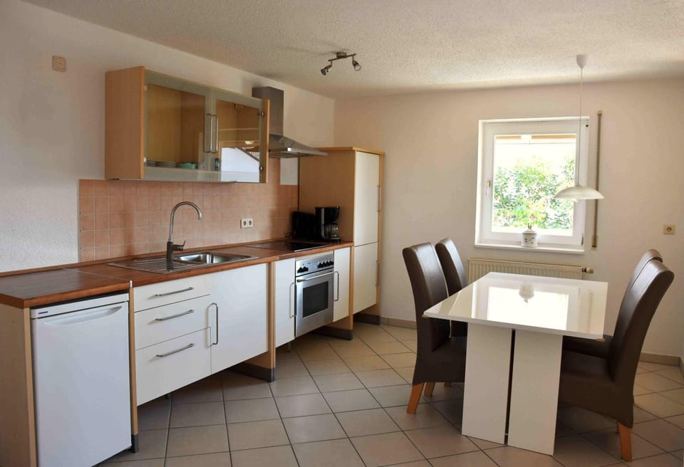 Kitchen or kitchenette, Food, Food, kitchen