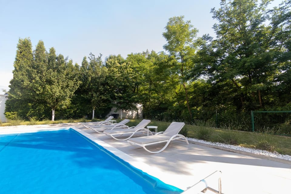 Pool view, Swimming pool