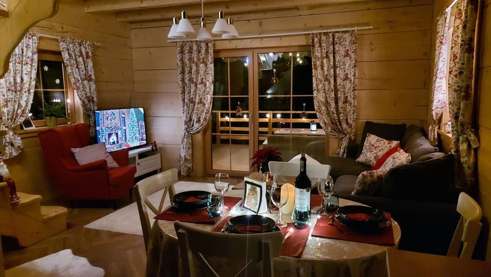 Słoneczna Chata z Bali Chalet in Lower Silesian Voivodeship
