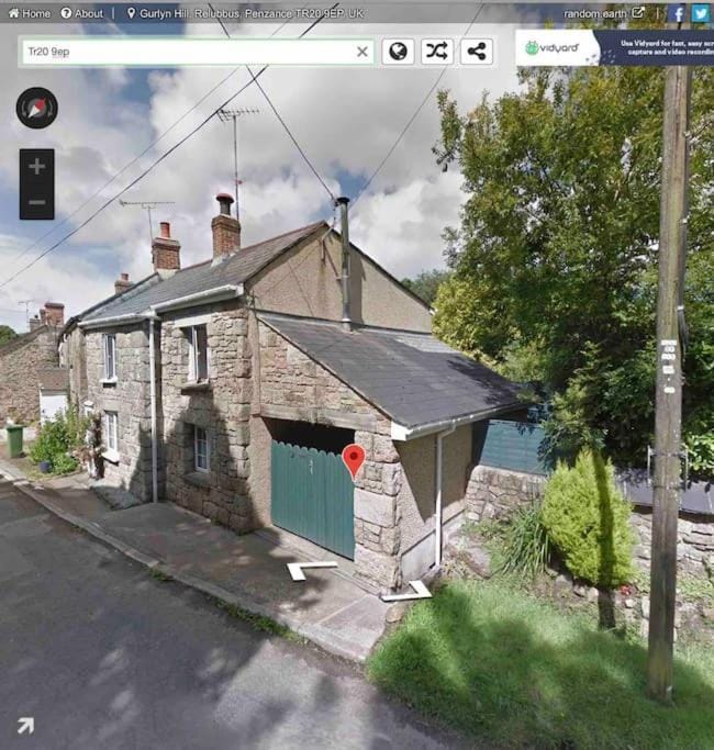 Lovely Cornish cottage in small village setting House in England
