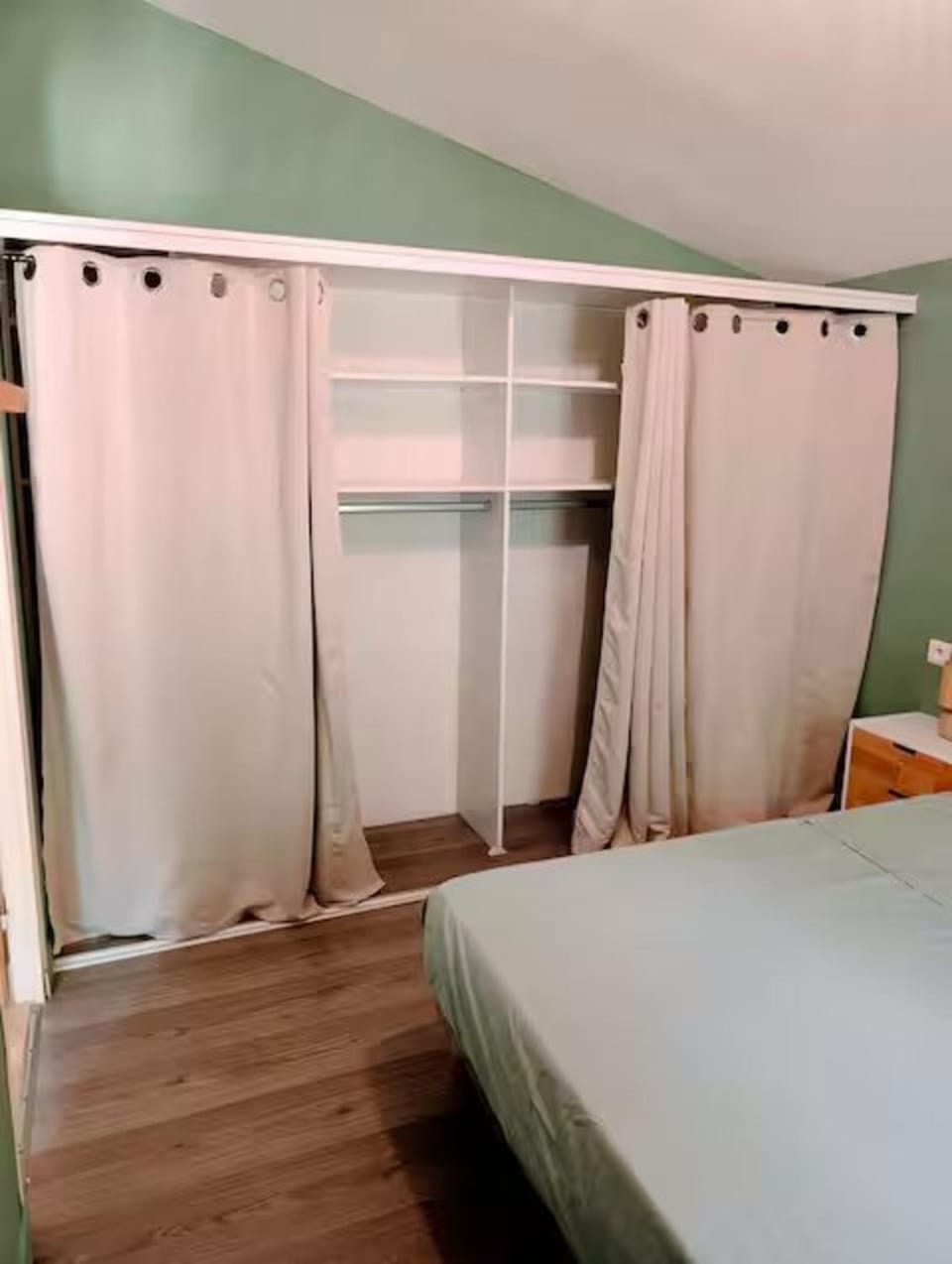 Bed, Photo of the whole room, Bedroom, wardrobe