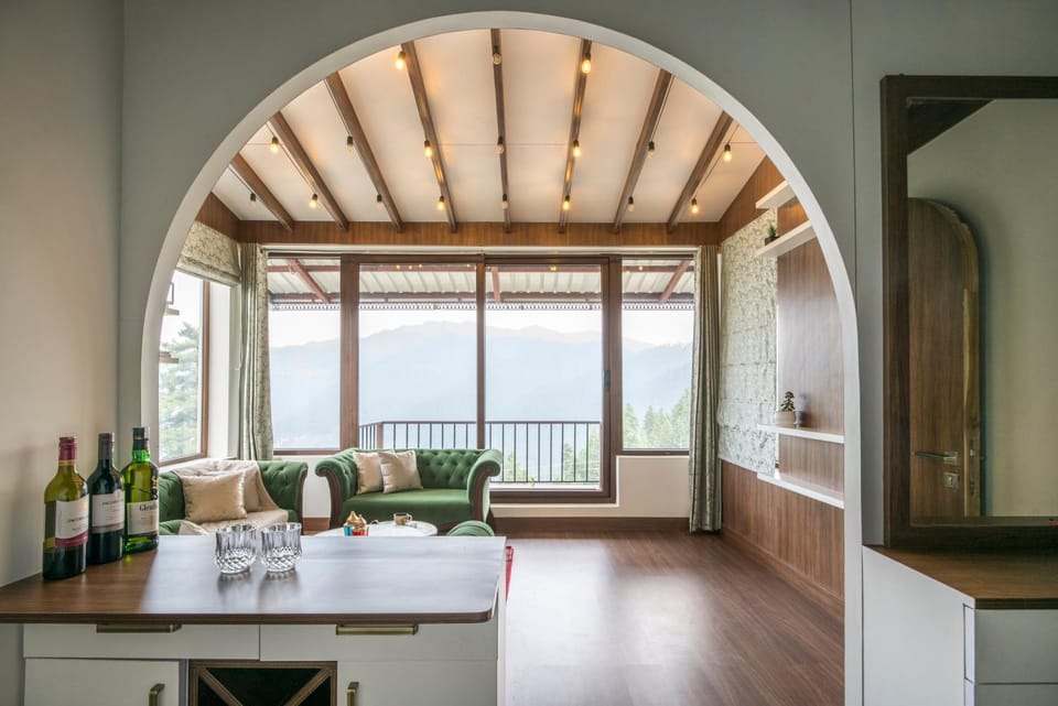 Natural landscape, Kitchen or kitchenette, Living room, Food and drinks, Seating area, Dining area, Drinks