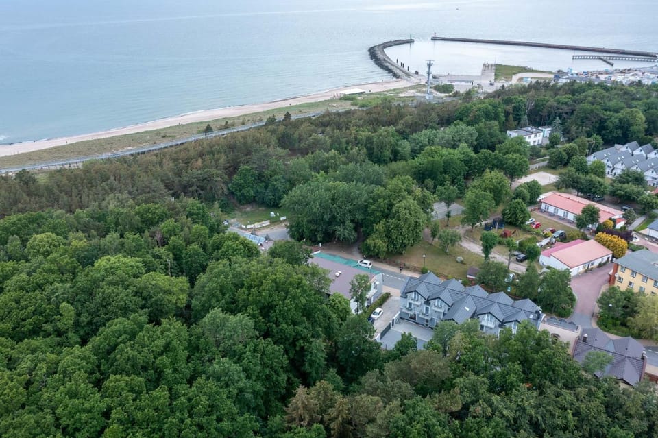 Property building, Nearby landmark, Neighbourhood, Bird's eye view, Beach, Sea view, Location