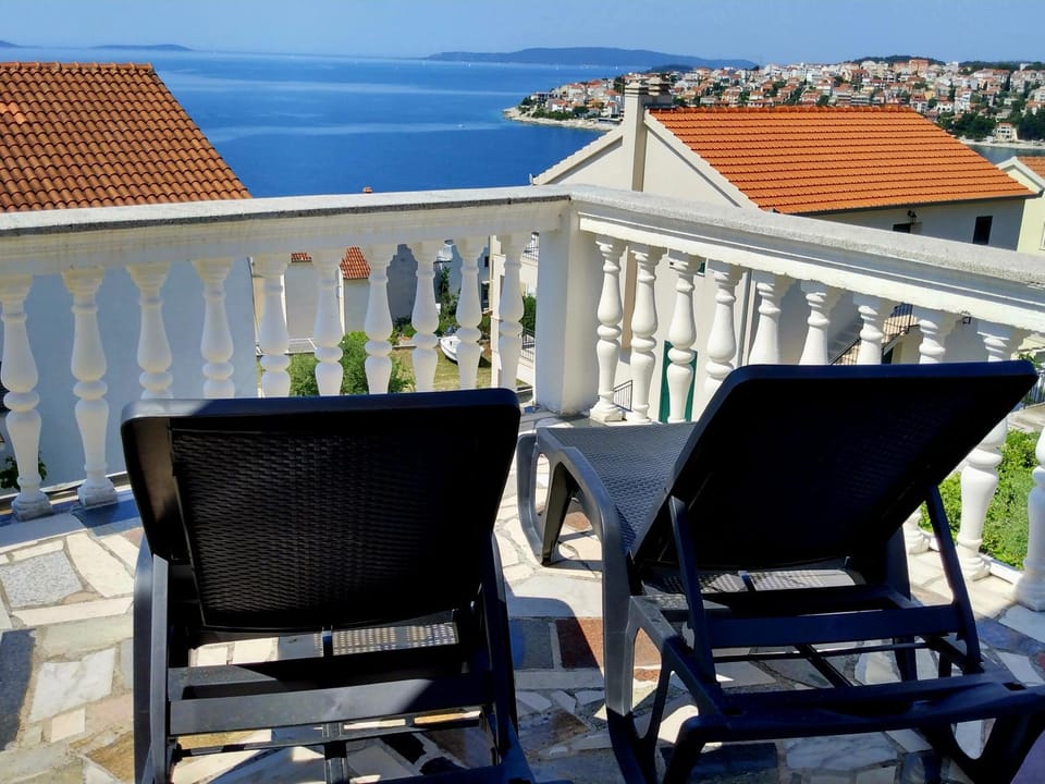 Day, Natural landscape, View (from property/room), Balcony/Terrace, Sea view, sunbed