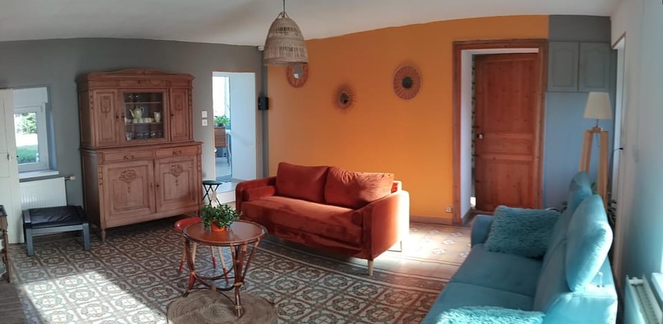 Communal lounge/ TV room