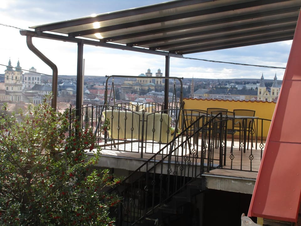 View (from property/room), City view