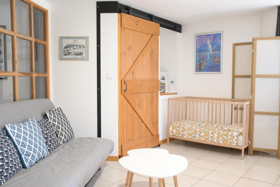 Le Nid du Chat Noir - Gîte La Maison Alvéole Apartment in Haute-Savoie