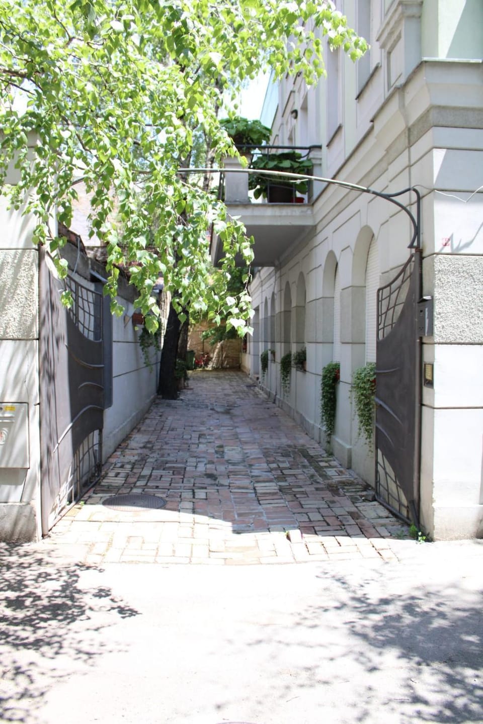 Garden Center Apartment Apartment in Novi Sad