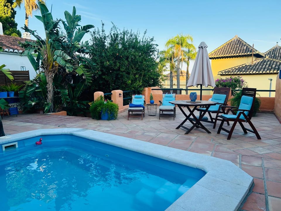 Pool view, Swimming pool, sunbed