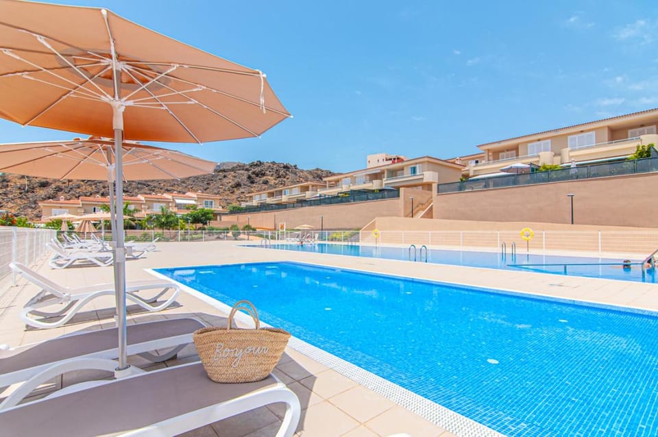 Property building, Pool view, Swimming pool