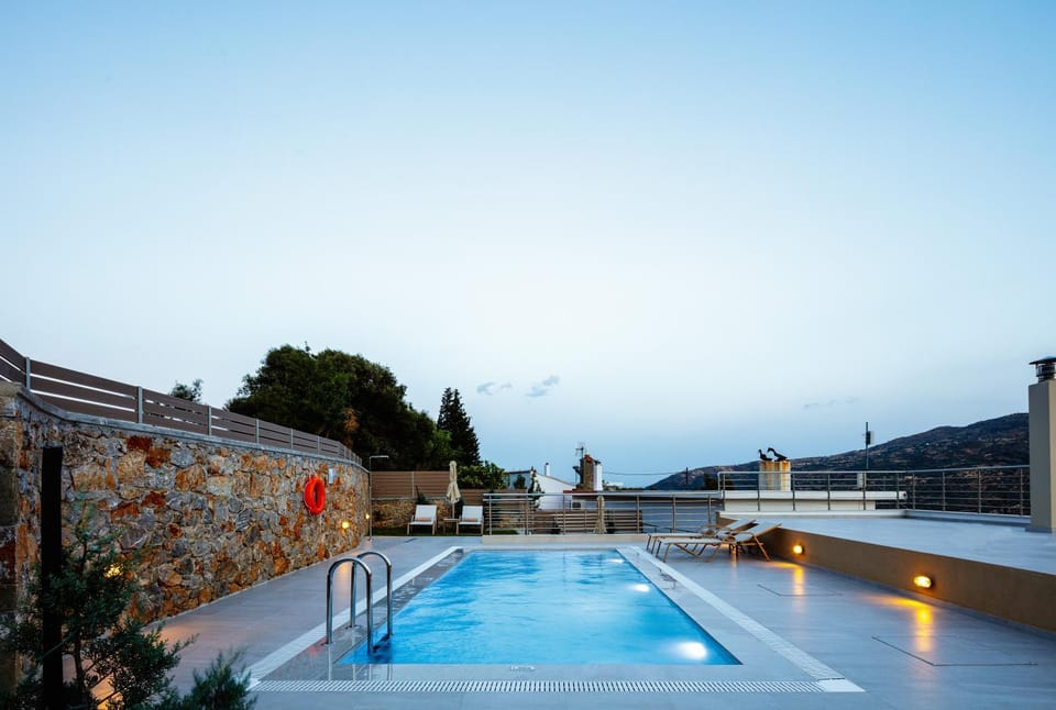 Swimming pool, Swimming pool
