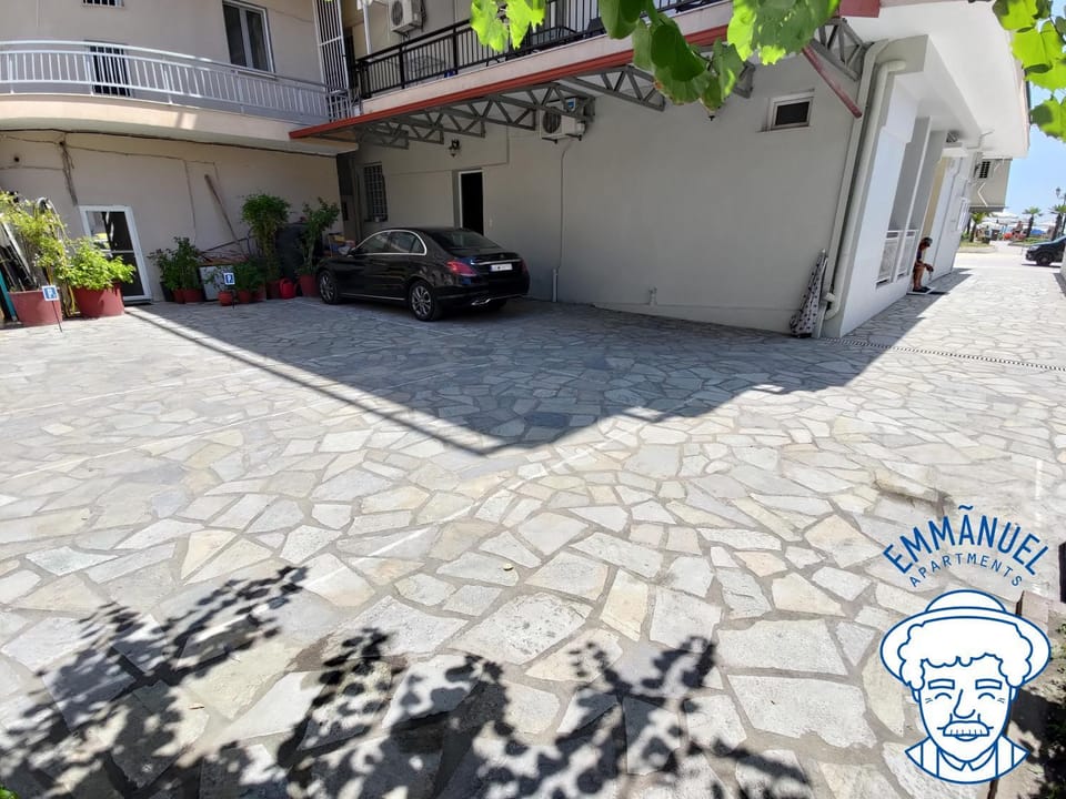 Facade/entrance, Parking