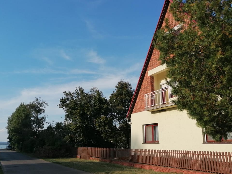 Property building, Lake view