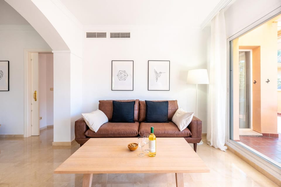 Communal lounge/ TV room, Living room