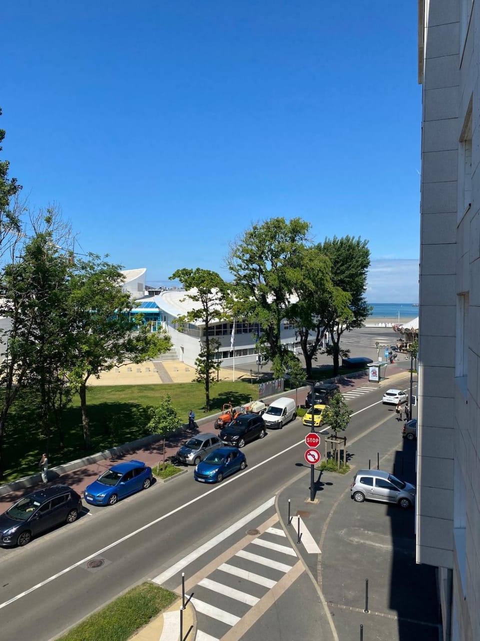 Sea view, Street view