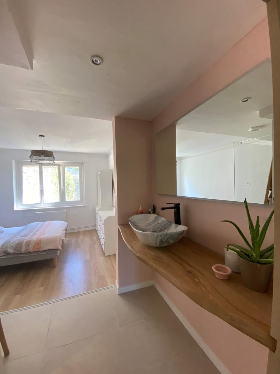 Photo of the whole room