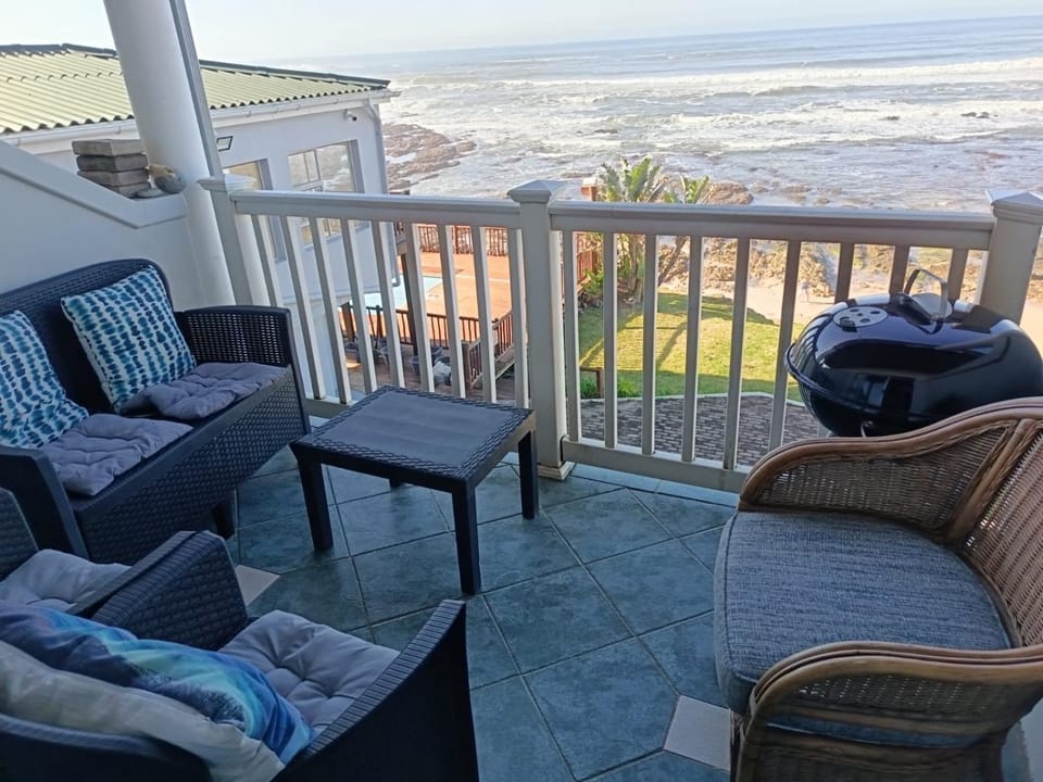 Natural landscape, View (from property/room), Balcony/Terrace, Seating area, Sea view