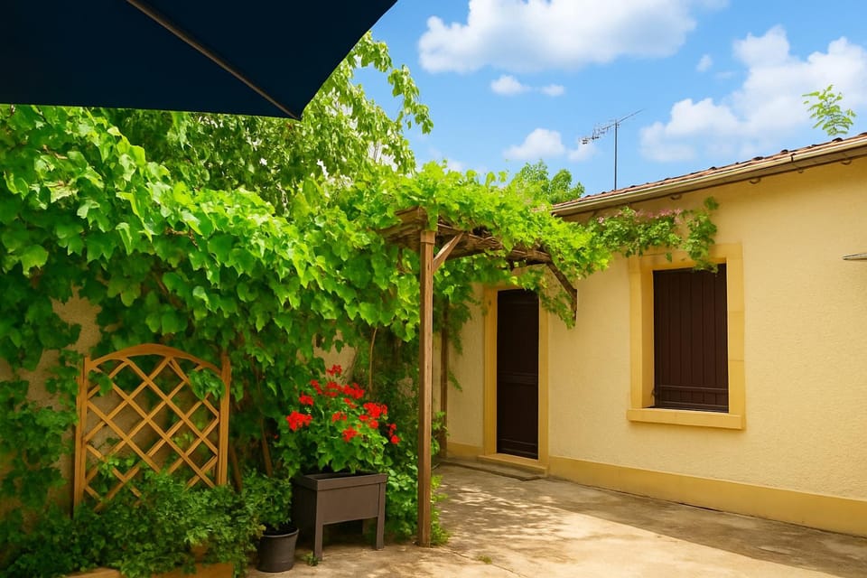Le Petit Chalet House in Vitry-sur-Seine