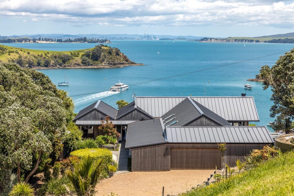 Property building, Nearby landmark, Natural landscape, Mountain view, Sea view
