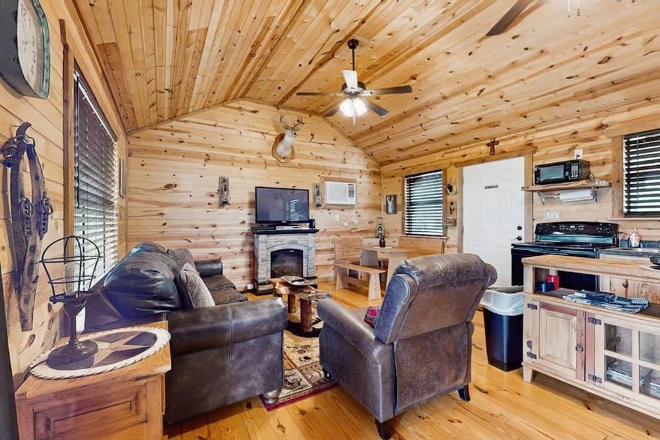 Kitchen or kitchenette, kitchen