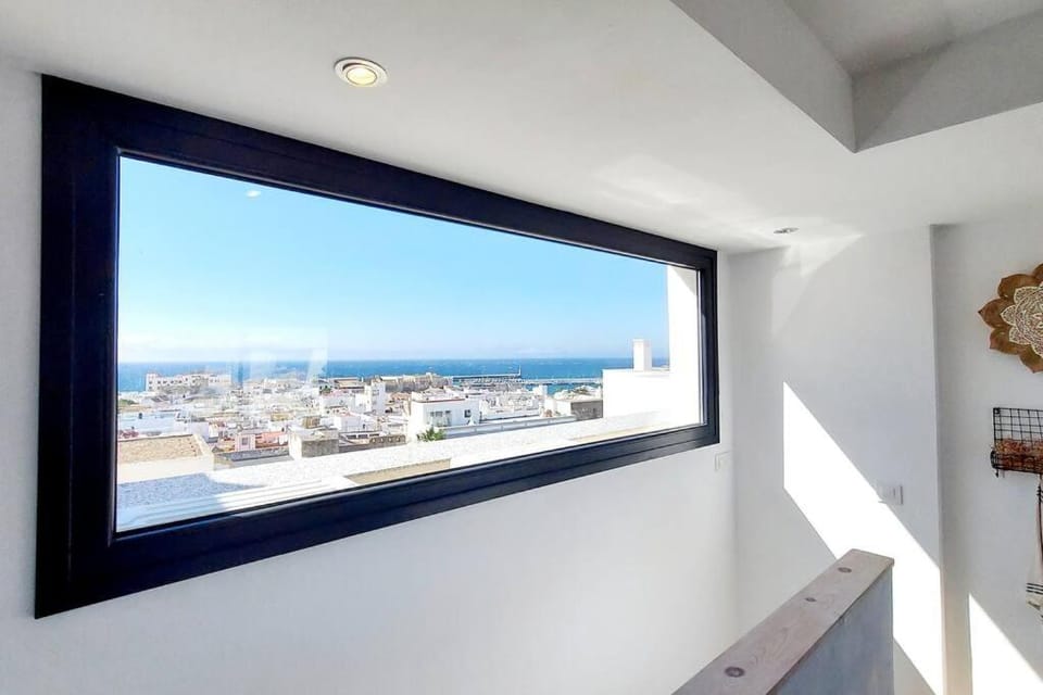 Living room, City view, Sea view
