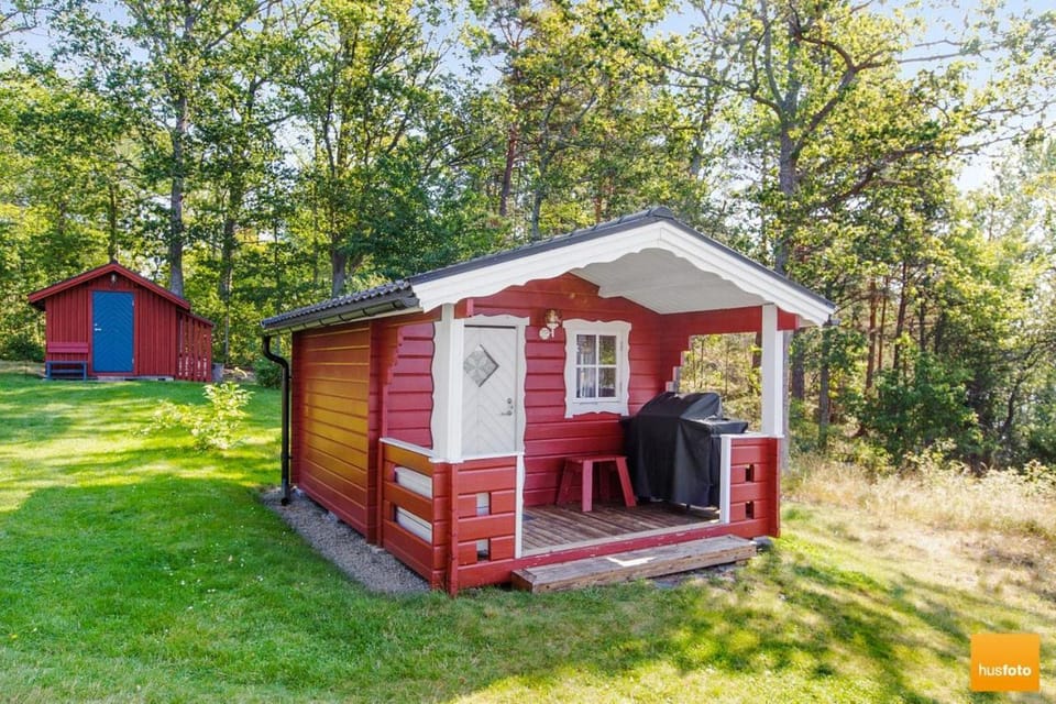 Ekudden. Idylliskt nära sjö. Egen strand. Villa in Kalmar County, Sweden