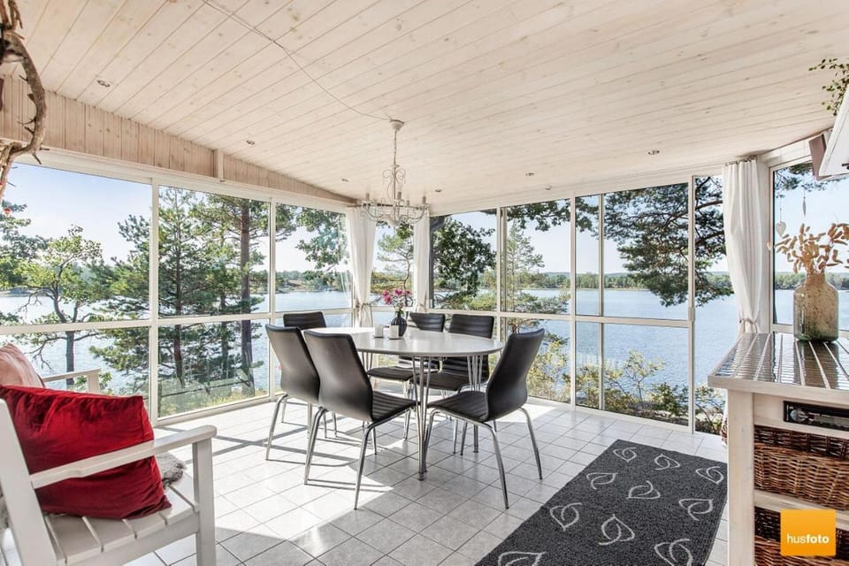 Ekudden. Idylliskt nära sjö. Egen strand. Villa in Kalmar County, Sweden