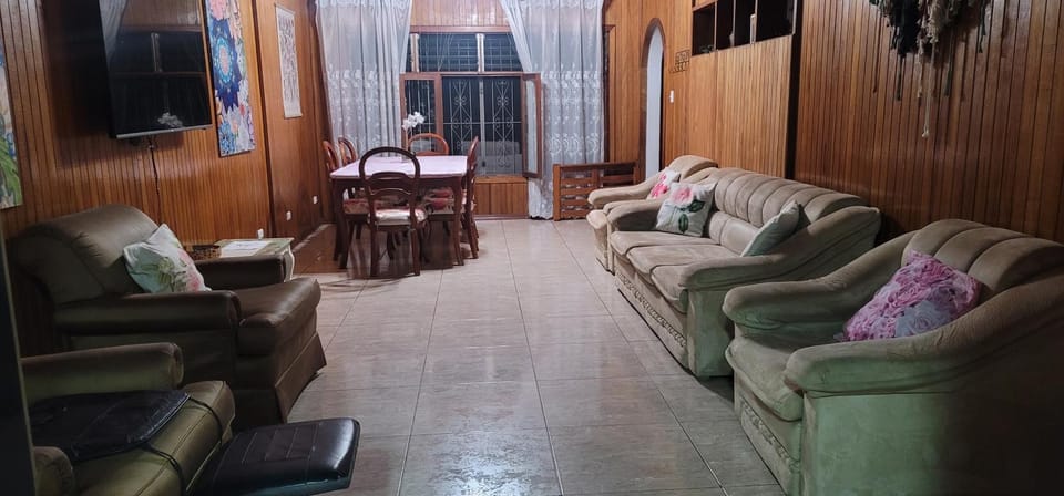 Casa Flores House in Heredia